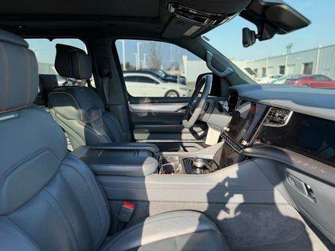 Used 2023 Jeep Grand Wagoneer L Series II w/ Convenience Group III image 6