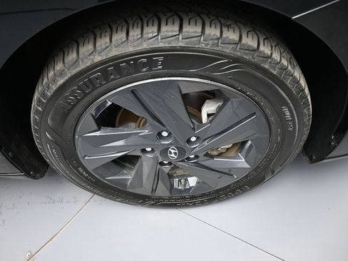 Certified 2023 Hyundai Elantra Blue FWD image 13