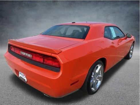 Used 2009 Dodge Challenger R/T RWD image 7