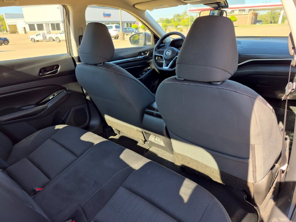 Used 2023 Nissan Altima 2.5 SV FWD image 37