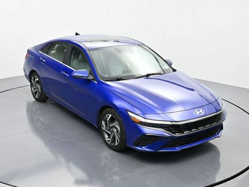 Used 2024 Hyundai Elantra Limited image 41