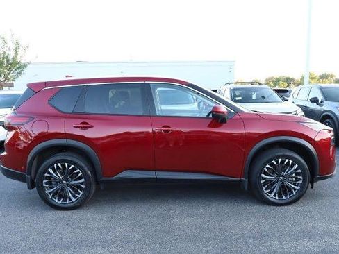 Certified 2025 Nissan Rogue SL w/ Tech Package AWD/4WD image 5