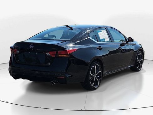 Used 2024 Nissan Altima 2.5 SR FWD image 6