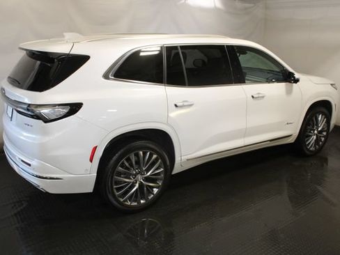 Used 2025 Buick Enclave Avenir w/ Super Cruise Package AWD/4WD image 5