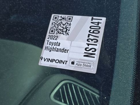 Used 2022 Toyota Highlander XLE FWD image 36