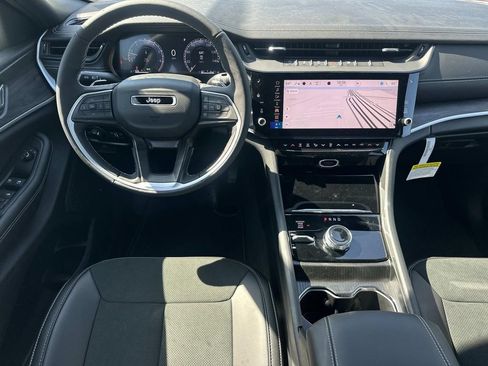 New 2026 Jeep Grand Cherokee Altitude AWD/4WD image 19