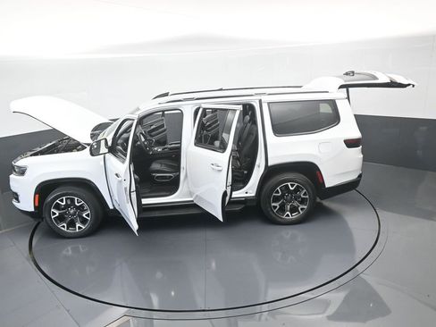 Used 2023 Jeep Wagoneer Series III w/ Preferred Equipment Group image 68