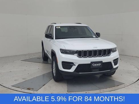 New 2025 Jeep Grand Cherokee Laredo image 4