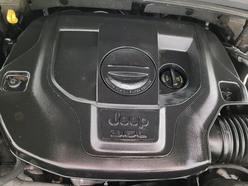 Used 2022 Jeep Grand Cherokee Trailhawk AWD/4WD image 30