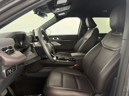 Certified 2026 Ford Explorer Platinum AWD/4WD image 17