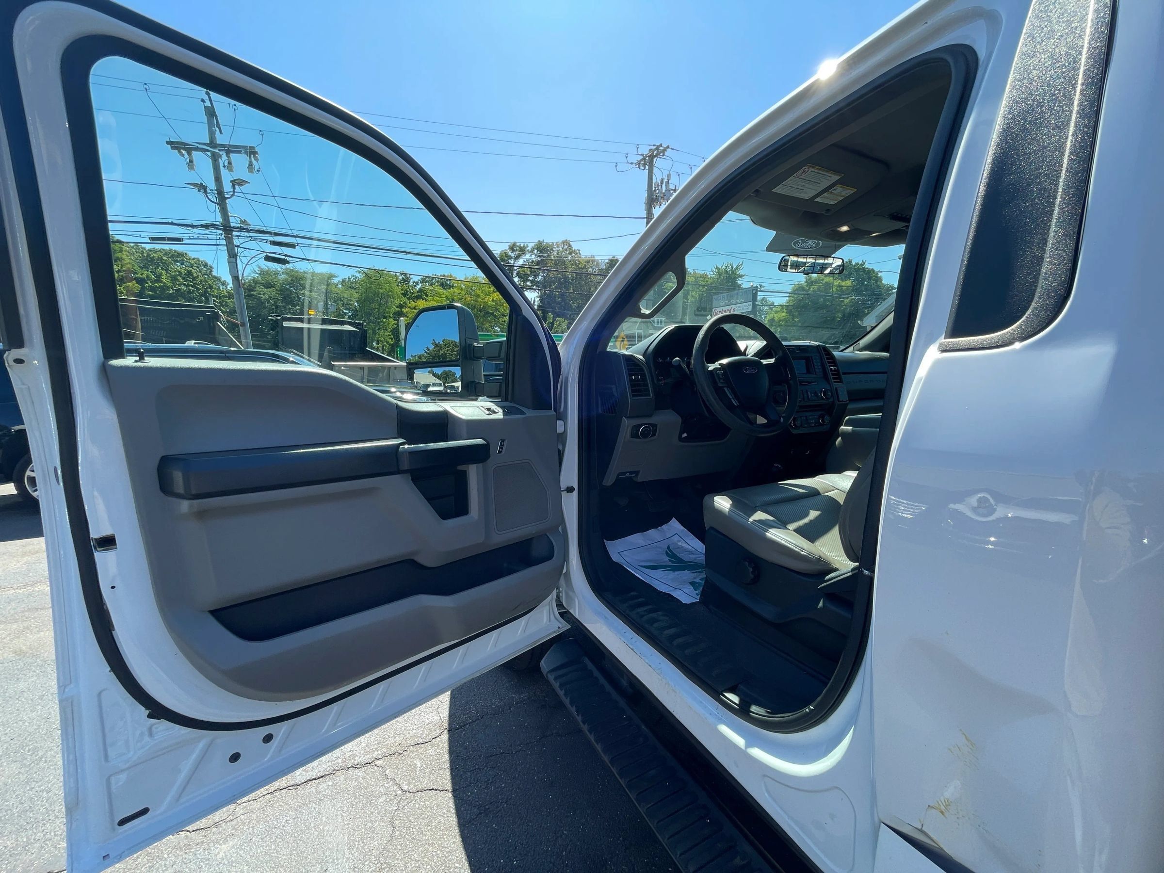 Used 2017 Ford F250 XL w/ Power Equipment Group AWD/4WD image 9
