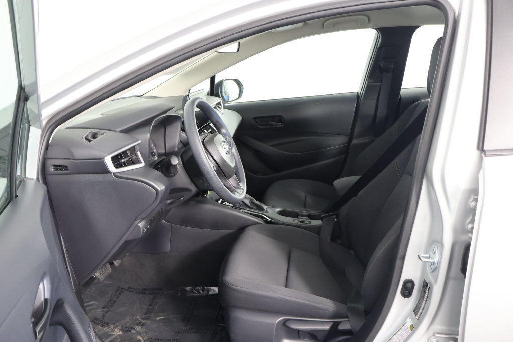Used 2025 Toyota Corolla LE FWD image 11