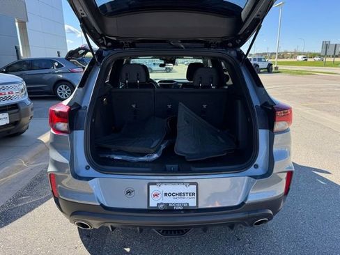 Used 2023 Chevrolet TrailBlazer RS AWD/4WD image 37