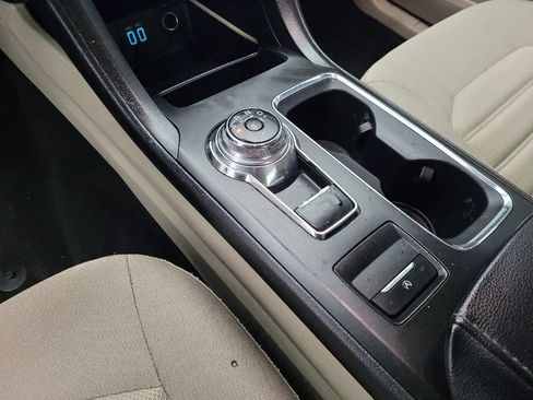 Used 2019 Ford Fusion SE image 26