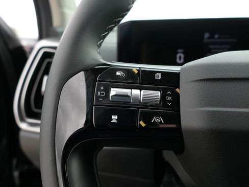 New 2026 Kia Sorento S FWD image 13