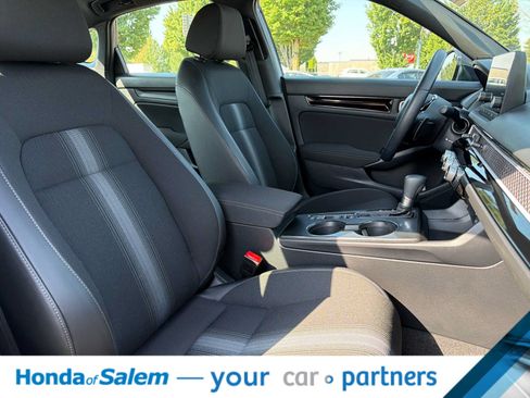 Used 2025 Honda Civic Sport image 14