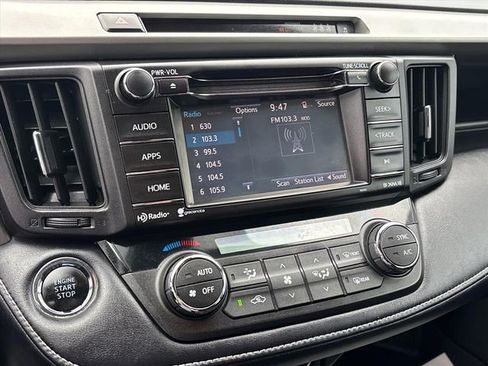 Used 2017 Toyota RAV4 XLE FWD image 31