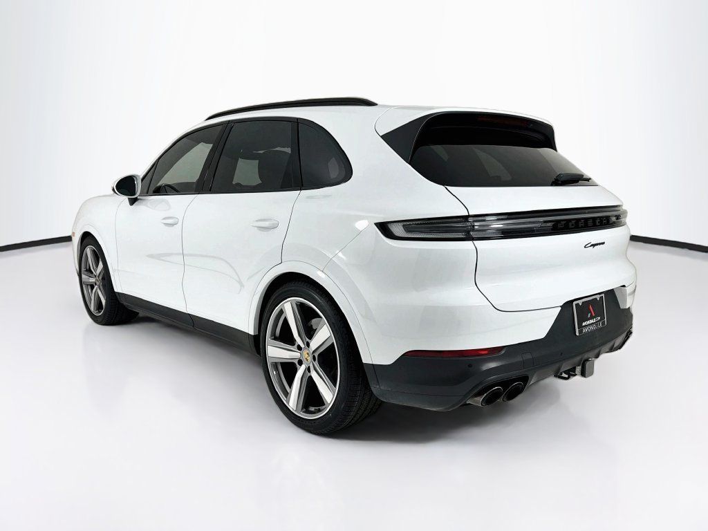 Certified 2024 Porsche Cayenne AWD/4WD image 3