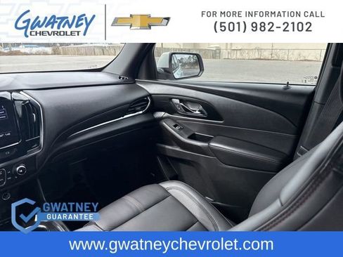 Used 2023 Chevrolet Traverse RS image 23