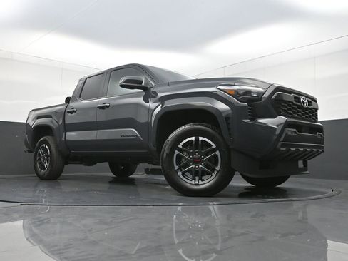 Used 2024 Toyota Tacoma TRD Sport AWD/4WD image 24