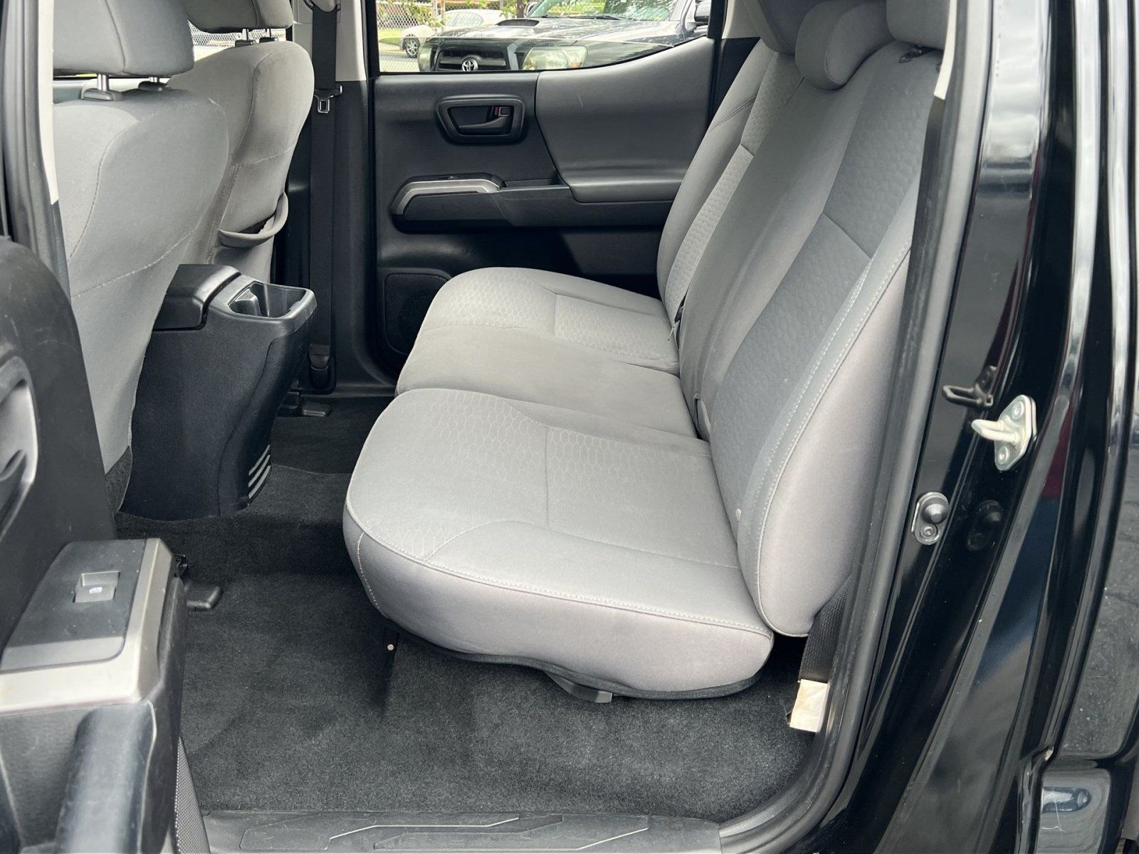 Used 2019 Toyota Tacoma SR5 AWD/4WD image 23