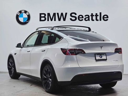 Used 2021 Tesla Model Y Long Range image 4