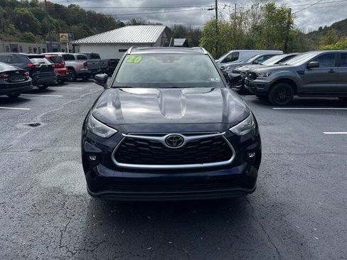 Used 2020 Toyota Highlander XLE image 2