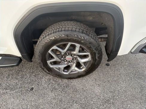 Used 2023 GMC Sierra 1500 SLT w/ SLT Premium Package image 32