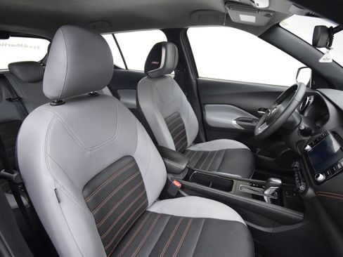 Used 2021 Nissan Kicks SR w/ SR Premium Package FWD image 17