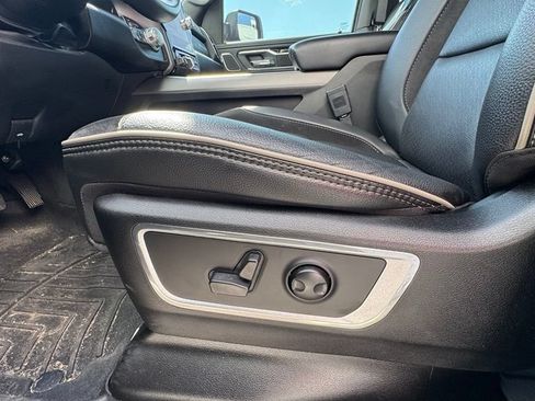 Used 2022 RAM 1500 Laramie AWD/4WD image 19