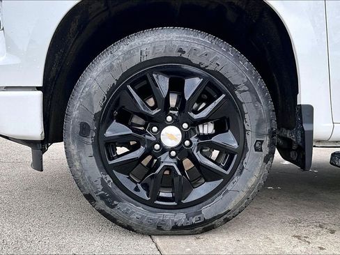 Used 2025 Chevrolet Silverado 1500 Custom image 10