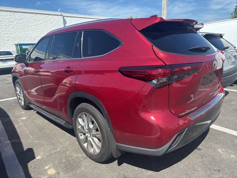 Used 2022 Toyota Highlander Limited image 6