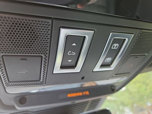 Certified 2024 Land Rover Range Rover Evoque S AWD/4WD image 18