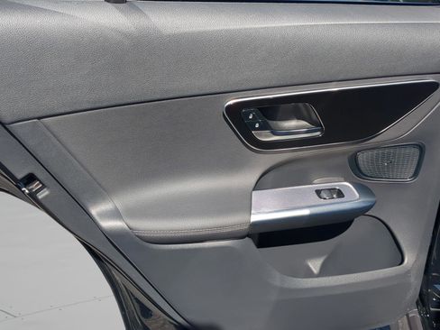 Certified 2025 Mercedes-Benz GLC 300 image 10