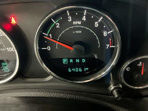 Used 2017 Jeep Wrangler Unlimited Sahara w/ Connectivity Group AWD/4WD image 13