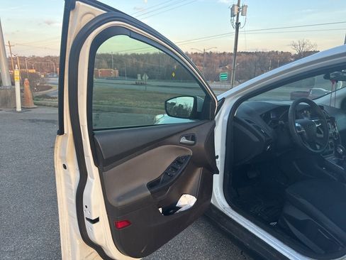 Used 2014 Ford Focus SE image 9
