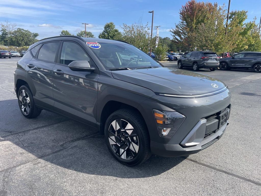 Used 2025 Hyundai Kona SEL AWD/4WD image 8