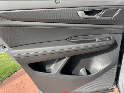 New 2026 Volkswagen Atlas Cross Sport SEL R-Line image 11