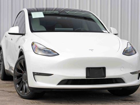 Used 2022 Tesla Model Y Performance image 4