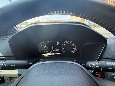 Used 2025 Honda CR-V Sport image 8