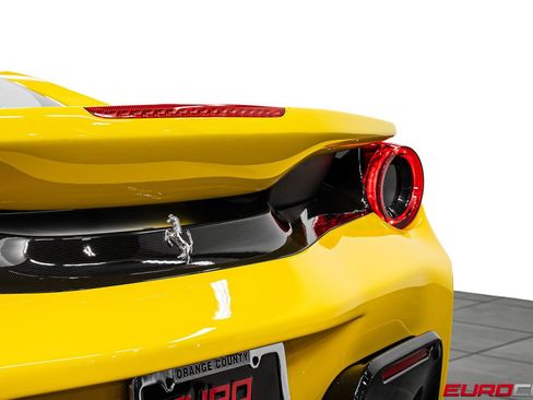 Used 2020 Ferrari 488 Pista Coupe RWD image 29