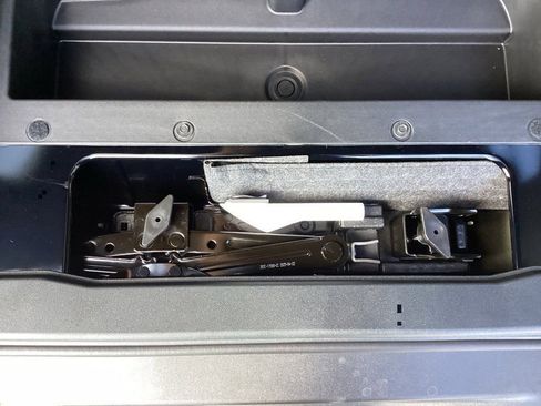 New 2025 Ford Bronco Badlands image 13