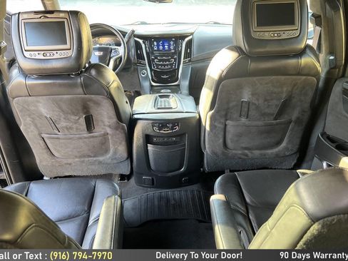 Used 2017 Cadillac Escalade ESV Platinum AWD/4WD image 17