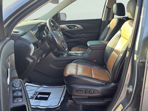 Used 2020 Chevrolet Traverse LT FWD image 22