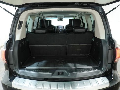 Used 2017 INFINITI QX80 4WD w/ Driver Assistance Package image 9