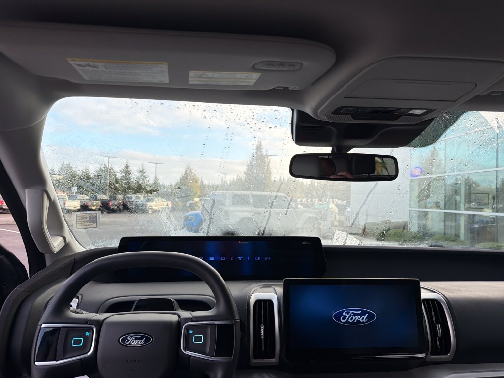 Used 2025 Ford Expedition Active AWD/4WD image 12