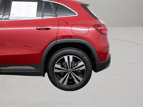 Used 2025 Mercedes-Benz GLA 250 image 14