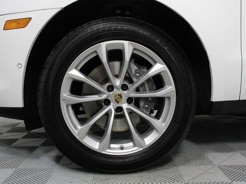 Used 2025 Porsche Macan image 30