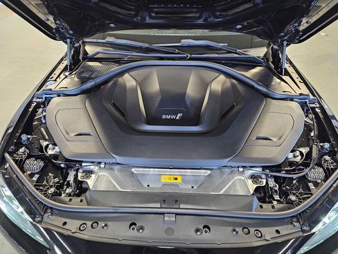 Certified 2023 BMW i4 eDrive35 w/ Premium Package RWD image 9