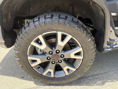 Used 2025 Toyota 4Runner Limited RWD image 18
